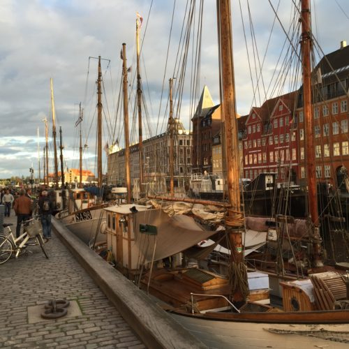 A2FFD557-E5B8-4E40-B4B4-82450DAC1E7B